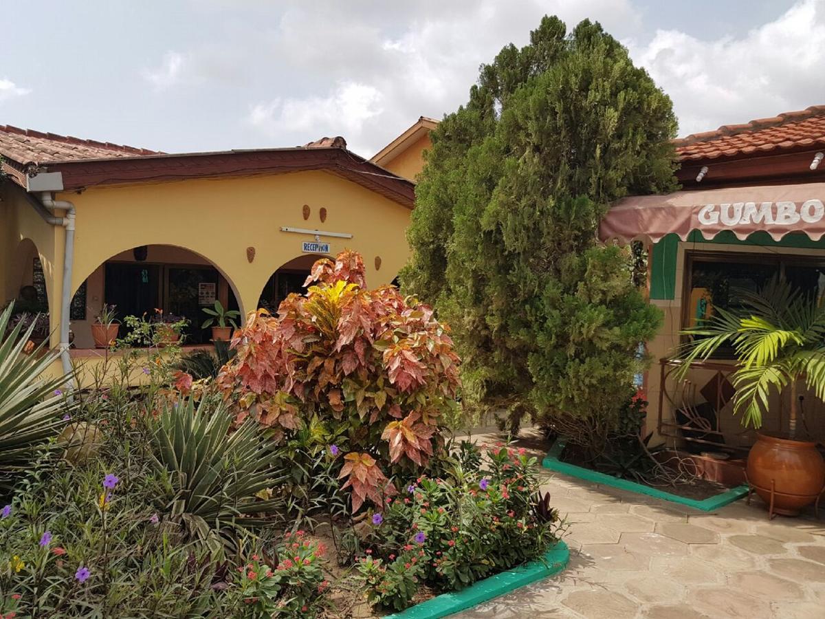 Ngleshi Amanfro De Mod Hotel מראה חיצוני תמונה